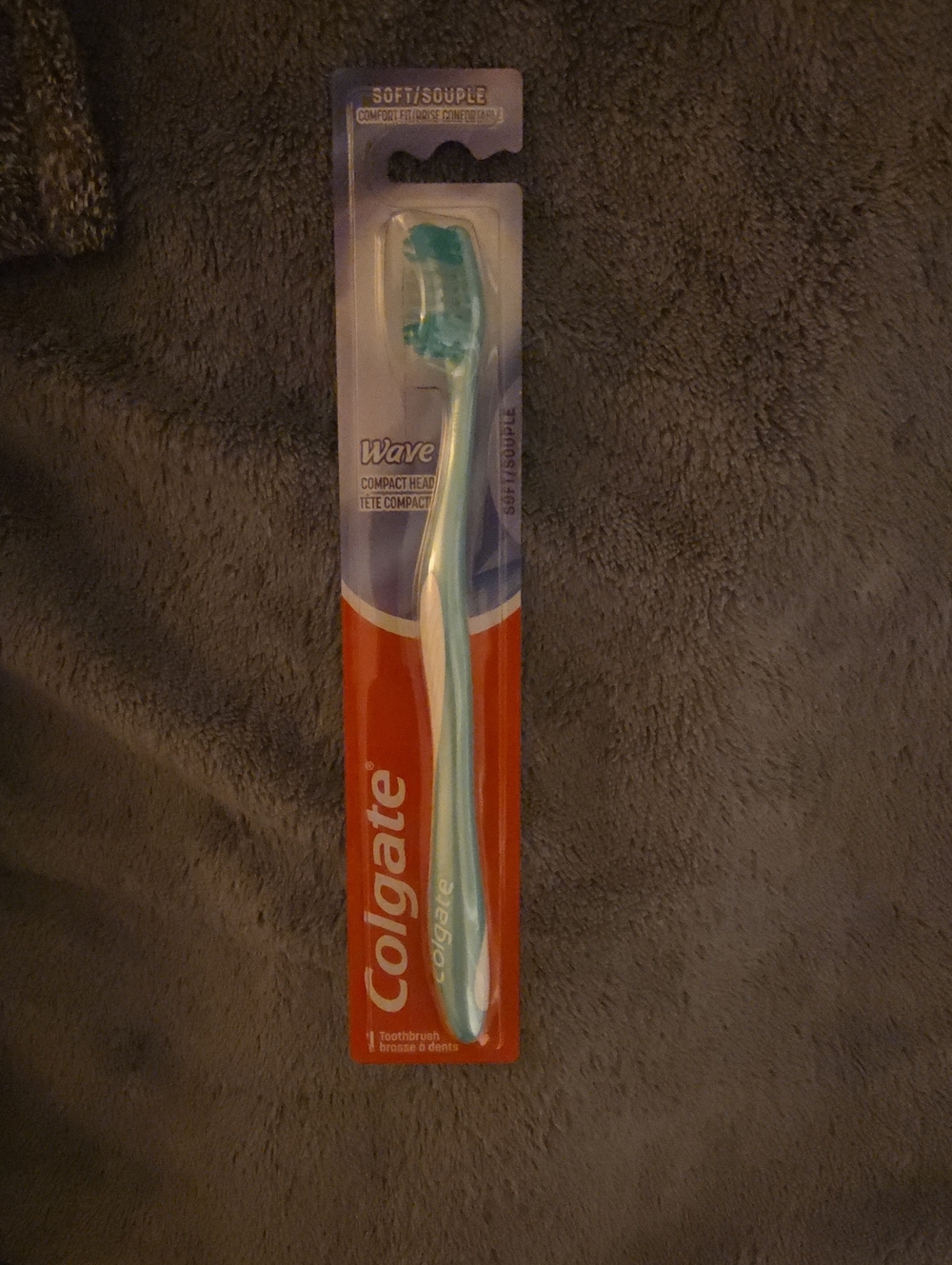 Colgate Wave Soft Toothbrush in Light Blue/Teal
